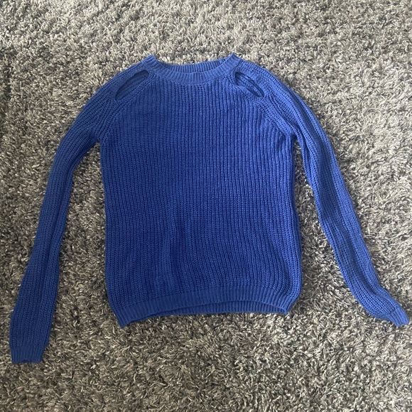 Sweaters - Blue knit sweater
